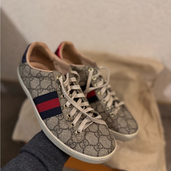 Gucci sneakers size 7 - Picture 1 of 5